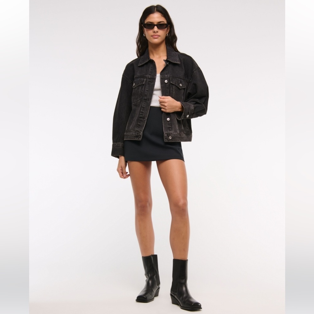 A&F Scarlett Mini Skort